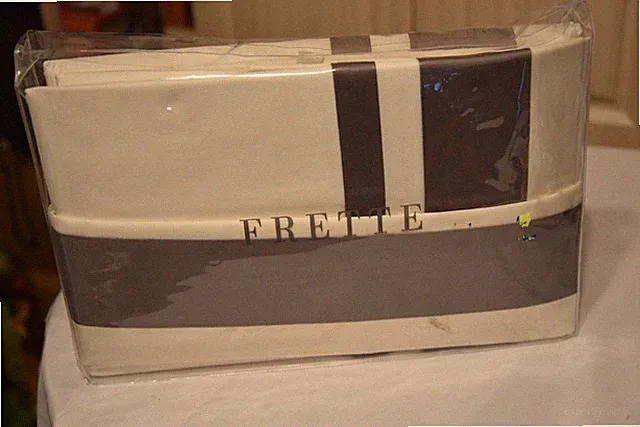 BRAND NEW FRETTE SATEEN BANDS KING BED SET 2/20X40 - EXTREME LUXURY & COMFORT