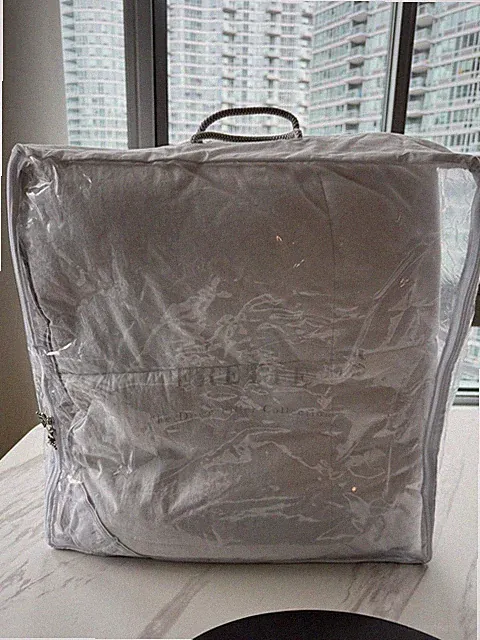 Frette Down Collection Cortina Duvet Filler - Comforter QUEEN Light Warmth